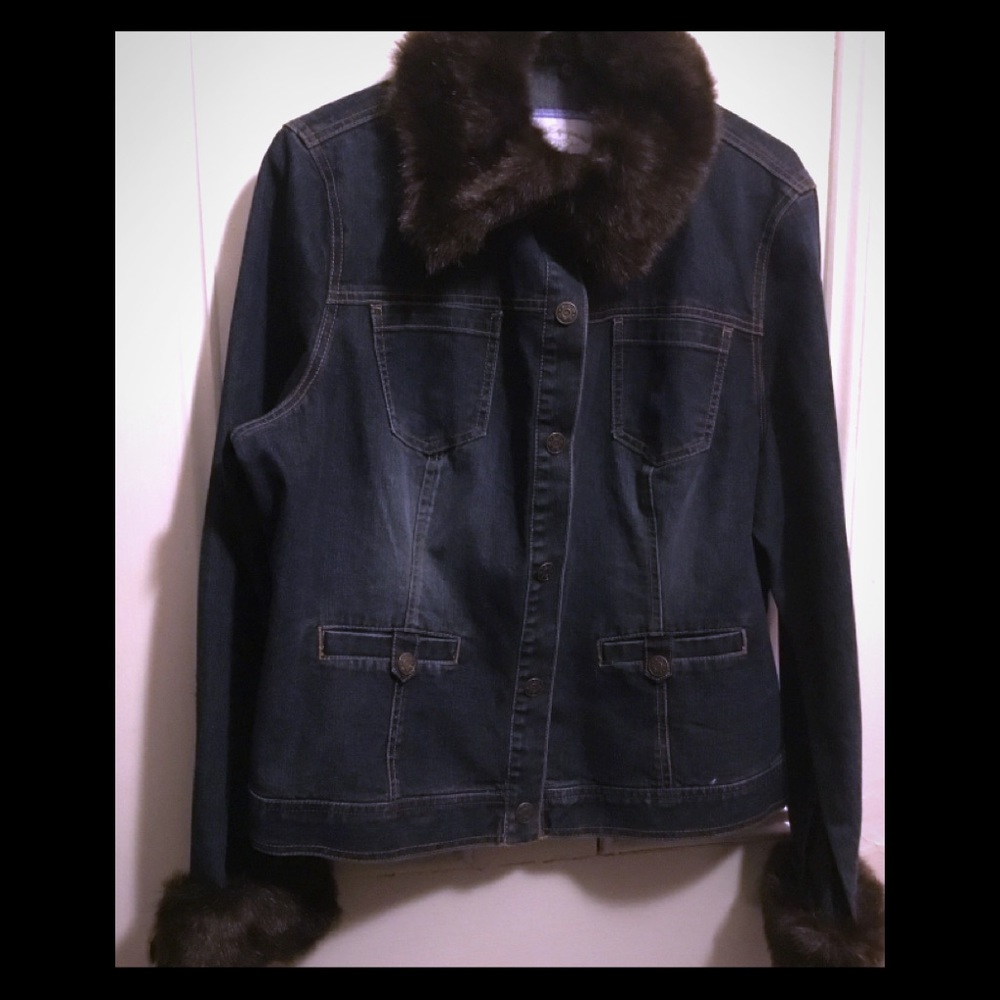 Blue denim coat with fun fur collar